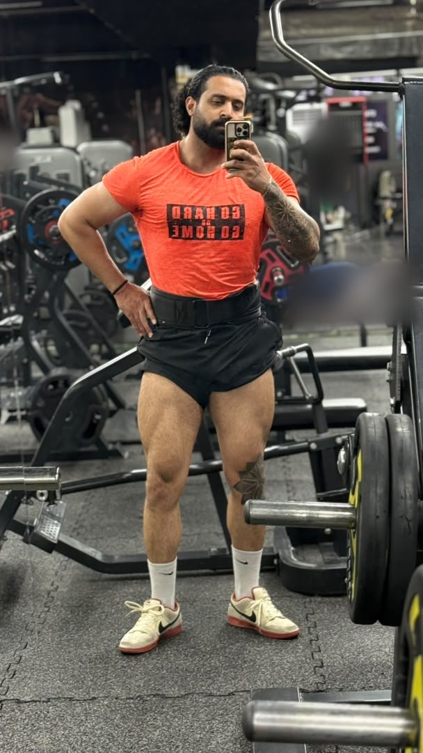 Ali, founder of FIT KING, in the gym